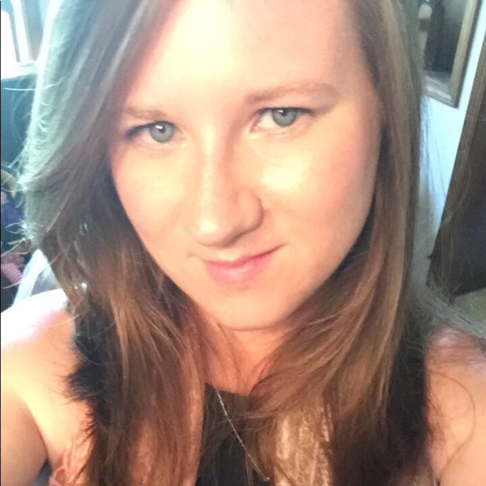 Meet your Posher, Olivia